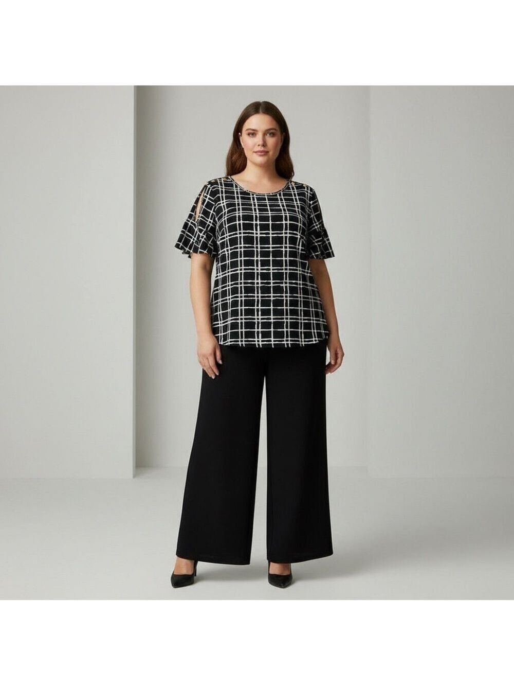 BYdesign Women's Plus 1X Black White Grid slotted flutter sleeve blouse